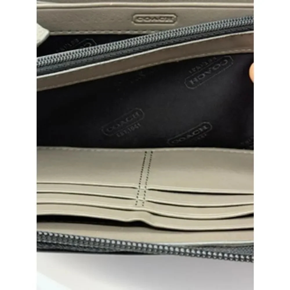 Coach wallet canvas